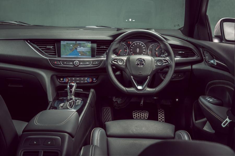 Торпедо Holden Commodore VXR (ZB) 2018 года  (фото 34 из 42)